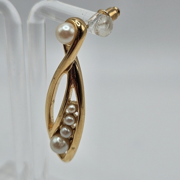 VINTAGE Richelieu Gold Tone Faux Pearl Long Post Earrings Signed - Picture 3 of 6
